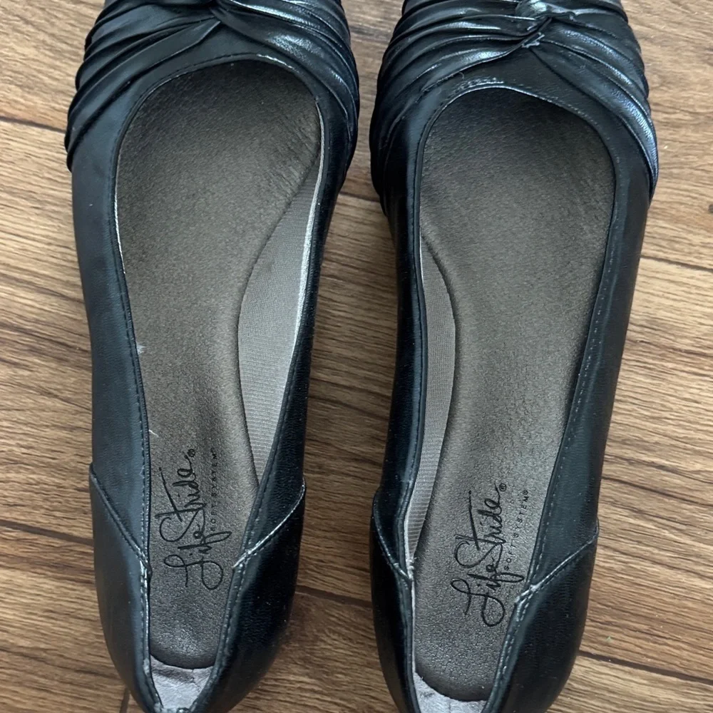 Life Stride Black Twist-Front Women's Flats